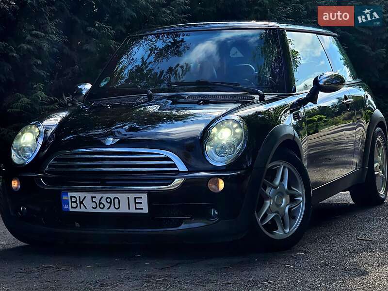 Mini Cooper (2005)