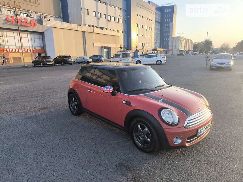 Mini Cooper (2008)