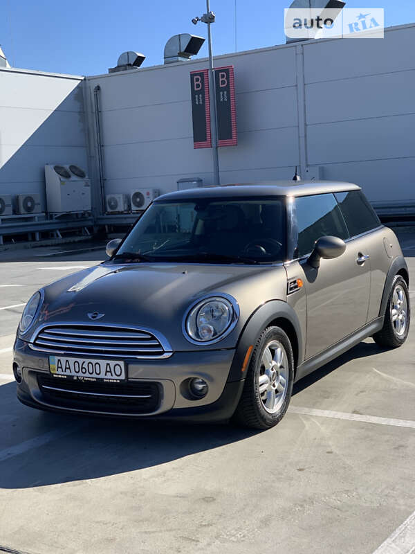 Mini Hatch (2013)