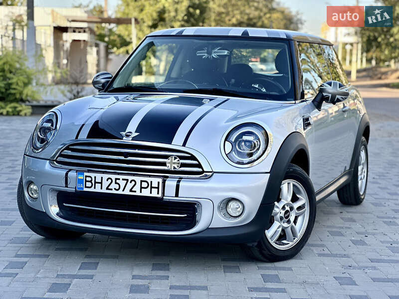 Mini Hatch (2010)