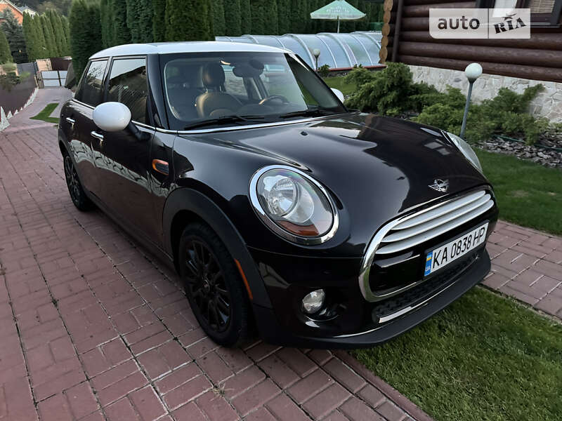 Mini Cooper (2015)