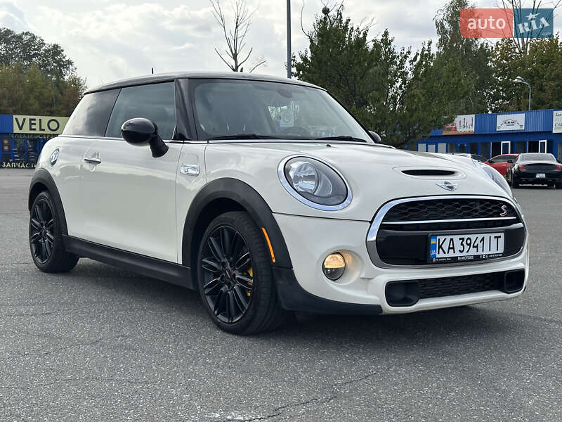 Mini Hatch (2014)