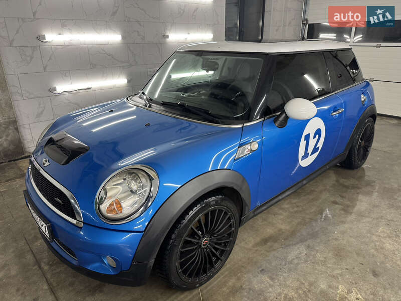 Mini Cooper (2006)