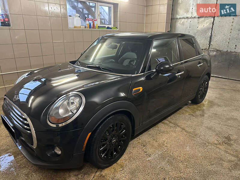 Mini Cooper (2017)