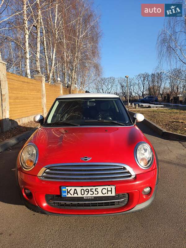 Mini Cooper (2012)