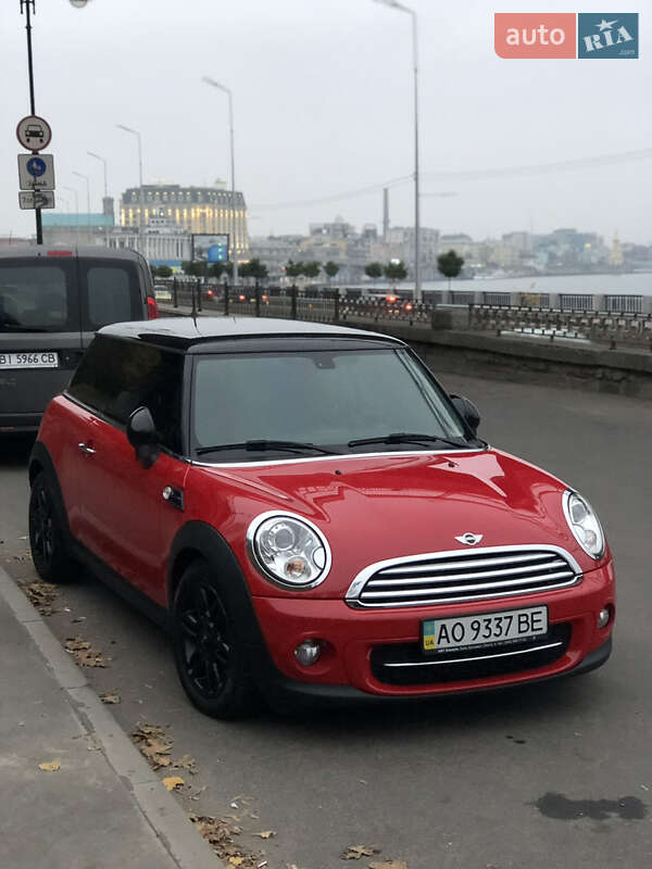 Mini Hatch (2013)