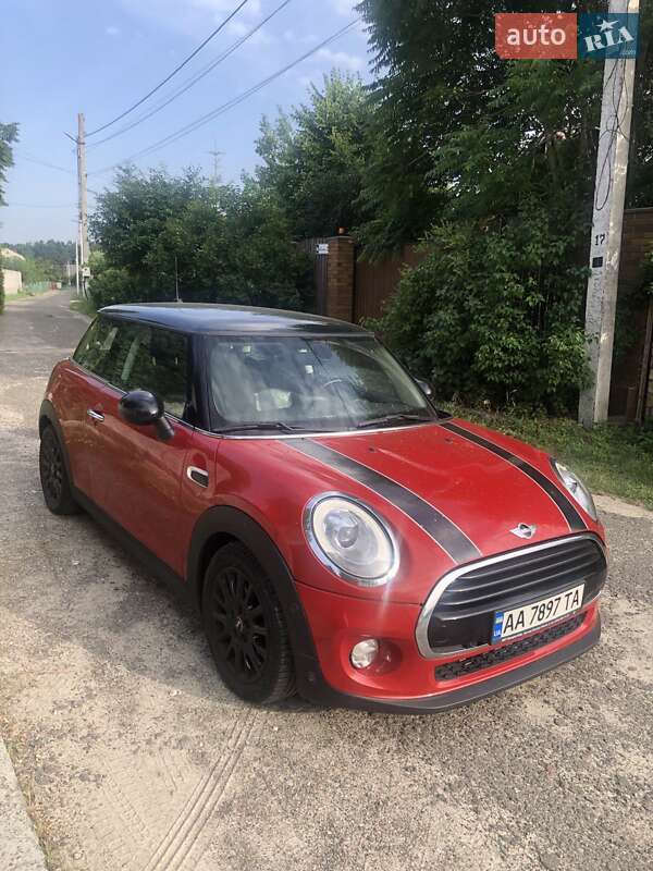 Mini Hatch (2017)