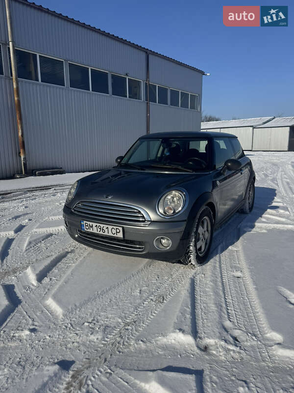 Mini Hatch (2010)