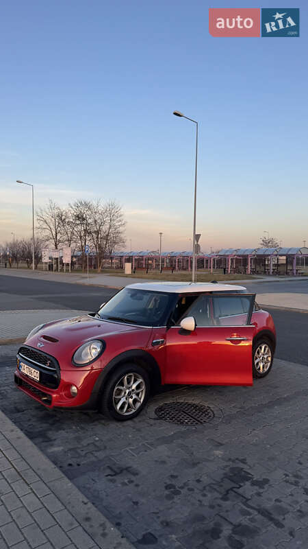 Mini Hatch (2015)