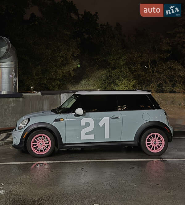 Mini Hatch (2011)