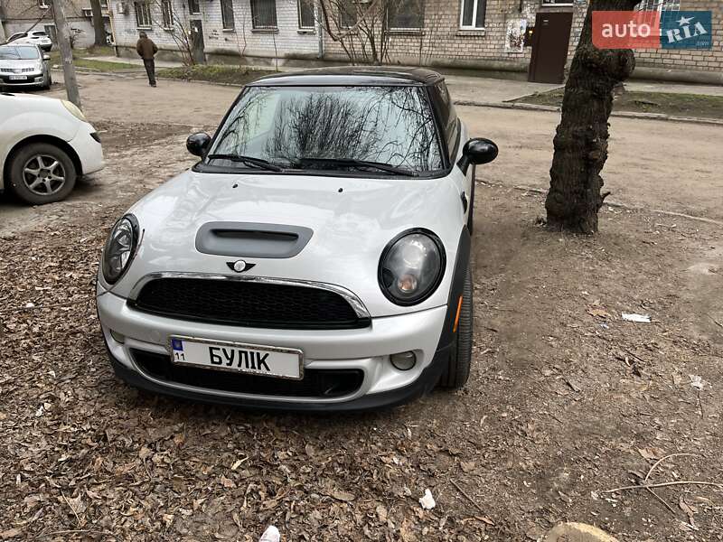 Mini Hatch (2010)