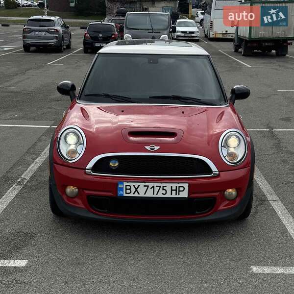 Mini Hatch (2010)