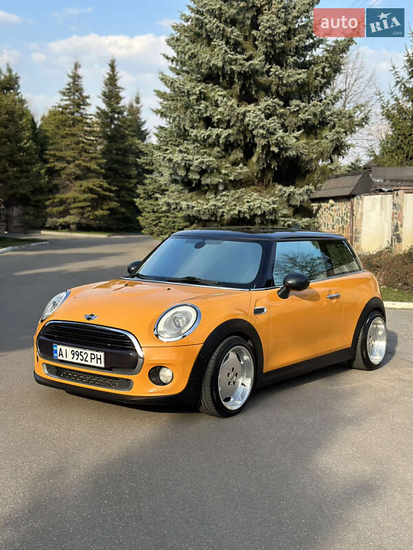 Mini Hatch (2015)