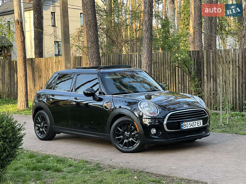 Mini Hatch (2017)