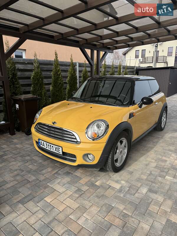 Mini Hatch (2009)