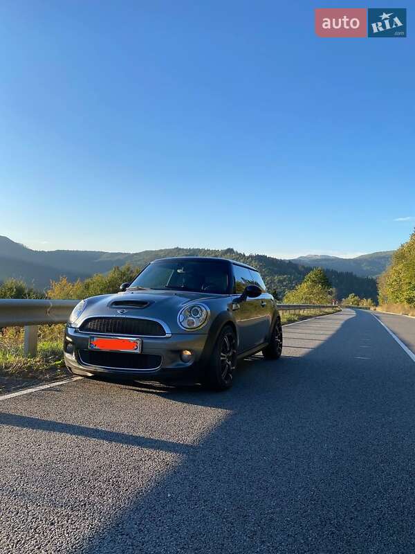 Mini Hatch (2008)