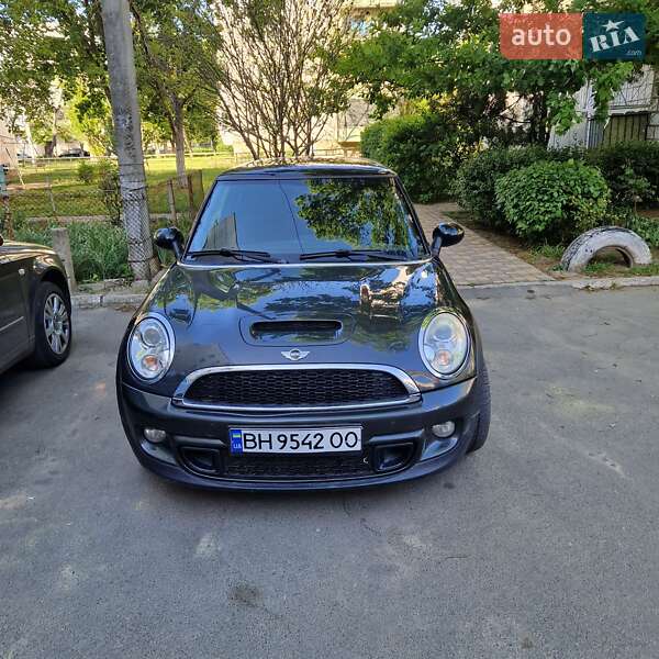 Mini Hatch (2010)