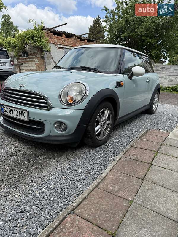 Mini Hatch (2013)