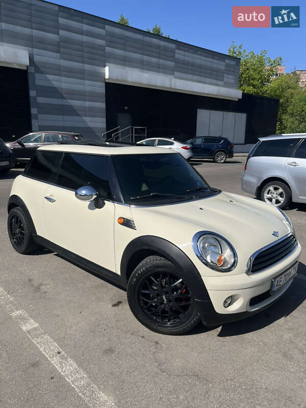 Mini Hatch (2007)