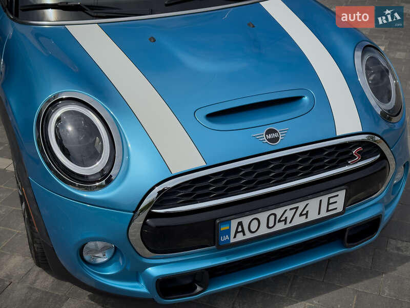 Mini Hatch (2018)