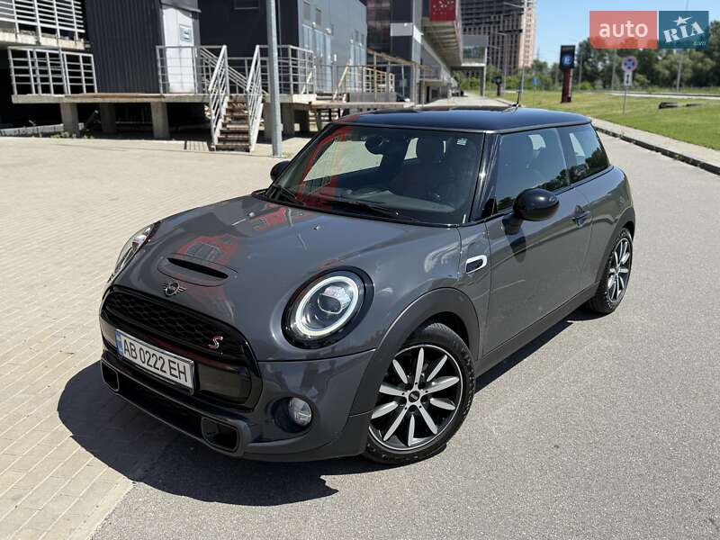 Mini Hatch (2018)