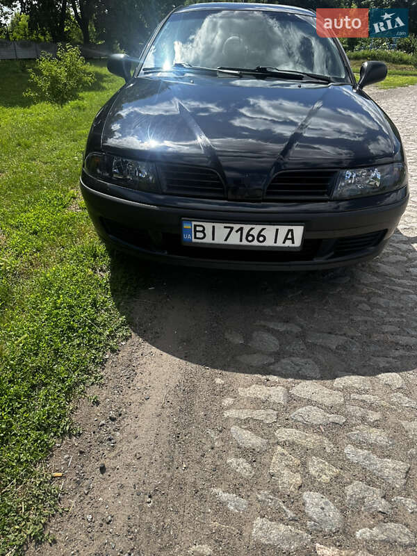 Mitsubishi Carisma (2003)