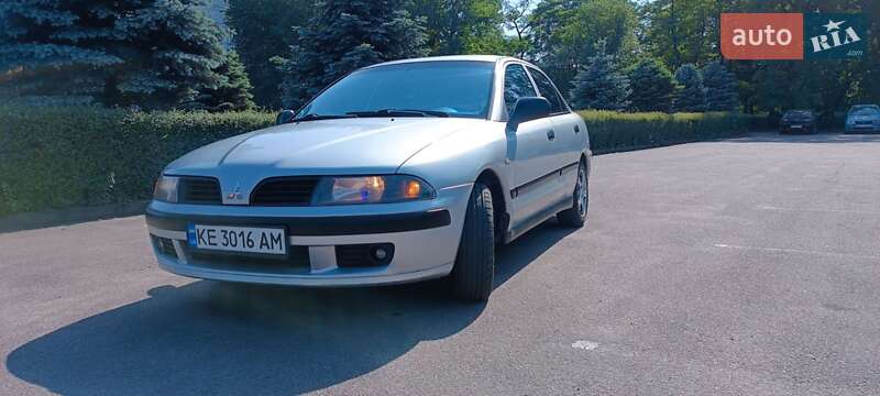 Mitsubishi Carisma (2003)