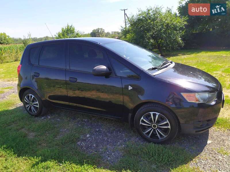 Mitsubishi Colt (2008)