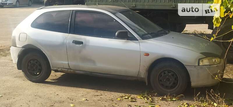 Mitsubishi Colt (1996)