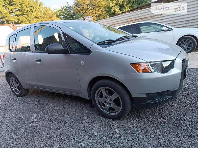 Mitsubishi Colt (2009)