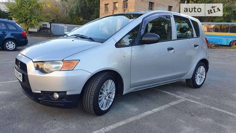 Mitsubishi Colt (2008)