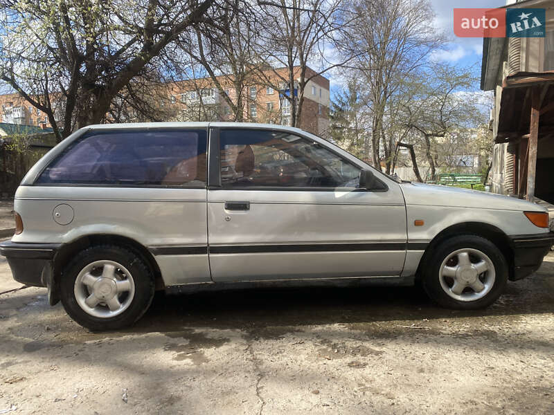 Mitsubishi Colt (1990)