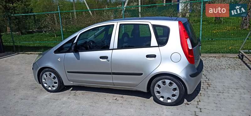 Mitsubishi Colt (2004)
