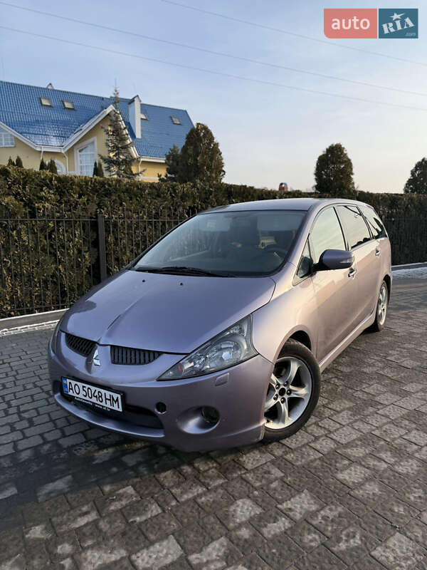 Mitsubishi Grandis (2004)