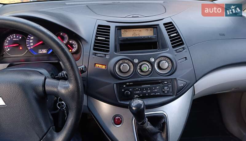 Mitsubishi Grandis (2006)