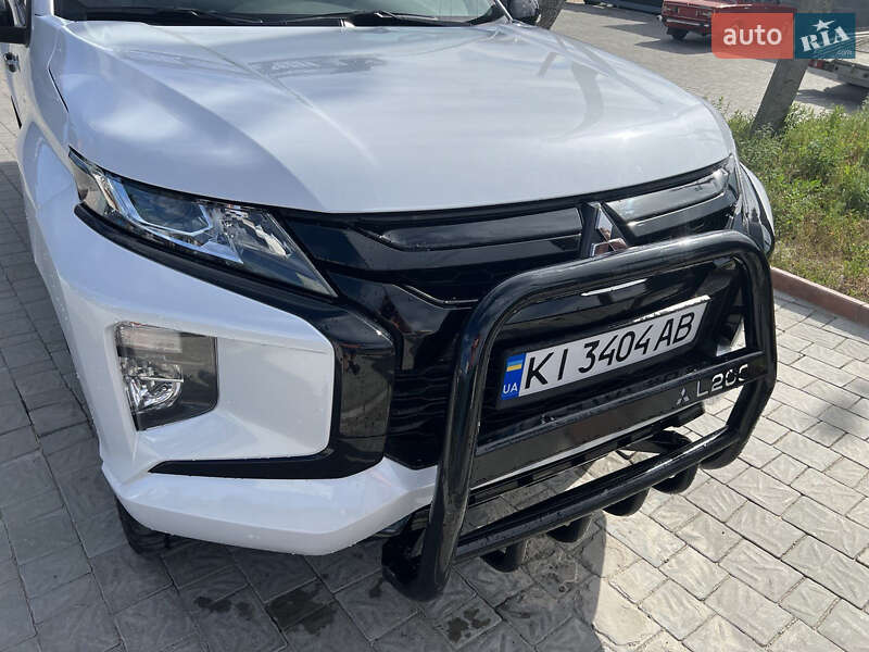 Mitsubishi L 200 (2021)