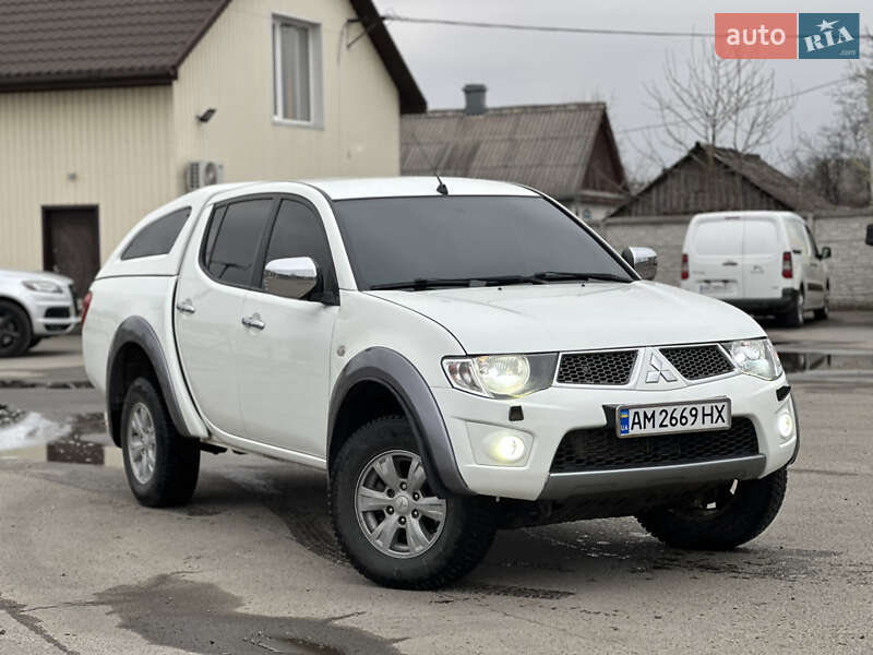Mitsubishi L 200 (2012)