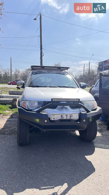 Mitsubishi L 200 (2008)