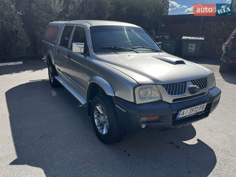Mitsubishi L 200 (2005)