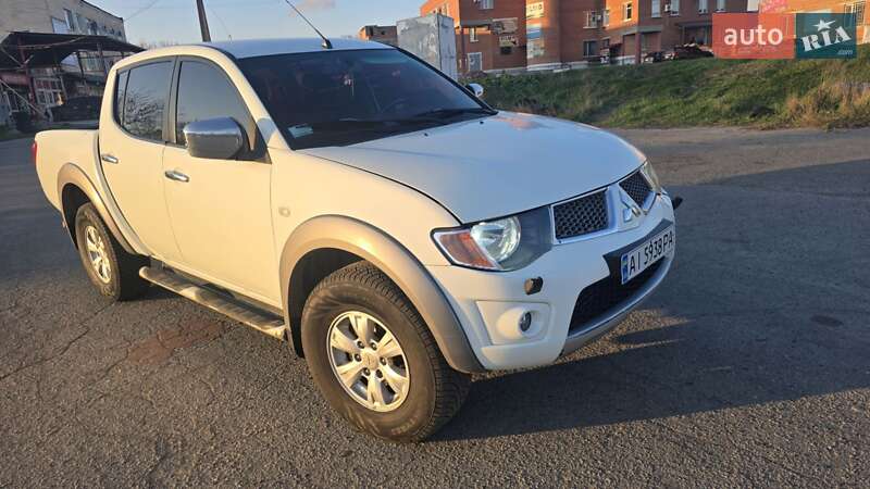 Mitsubishi L 200 (2012)