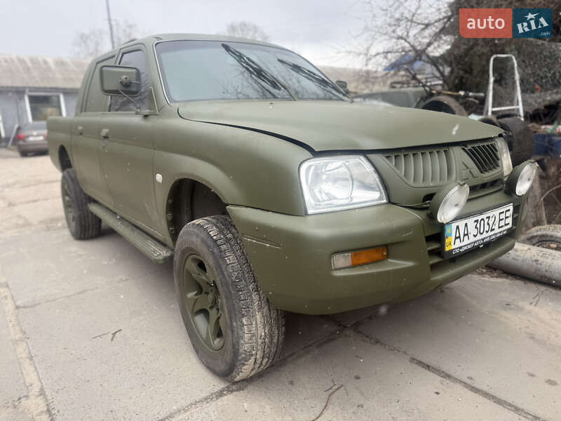 Mitsubishi L 200 (2006)