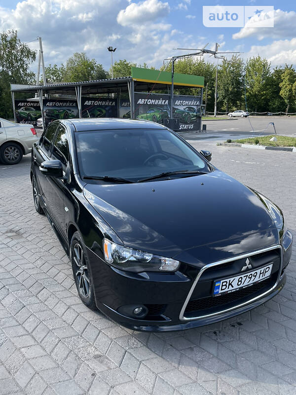 Mitsubishi Lancer (2015)