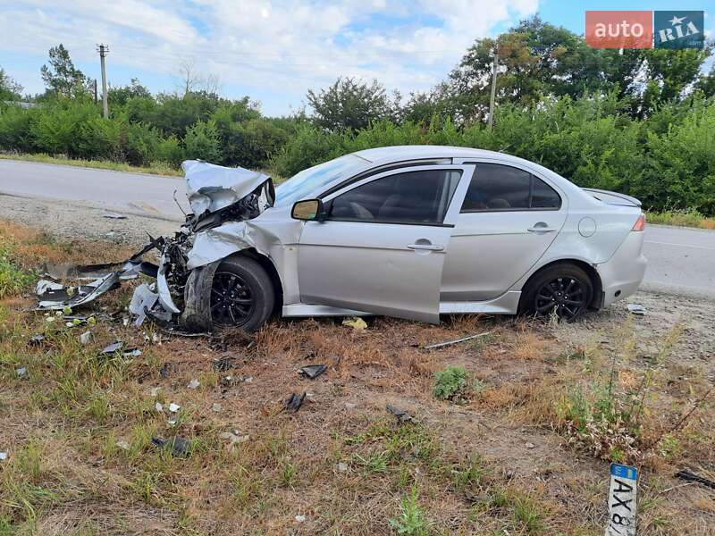 Mitsubishi Lancer x (2010)