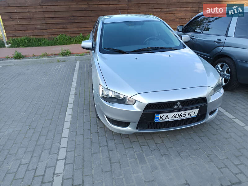Mitsubishi Lancer (2011)