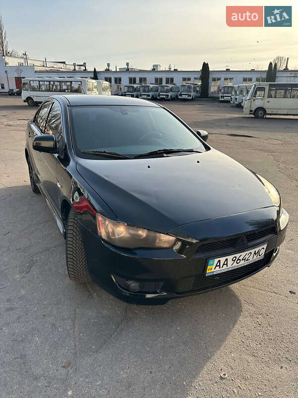Mitsubishi Lancer (2011)