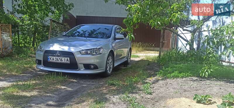 Mitsubishi Lancer (2012)