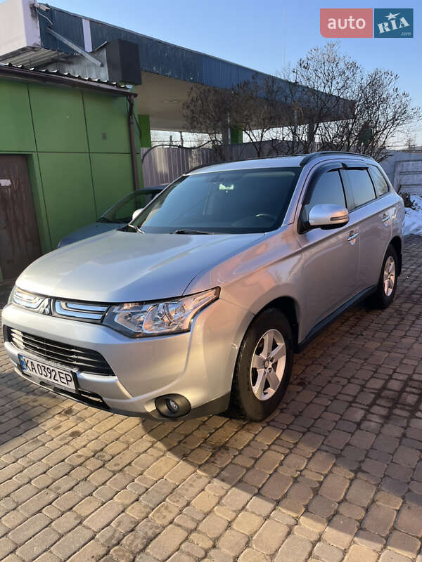 Mitsubishi Outlander xl (2012)
