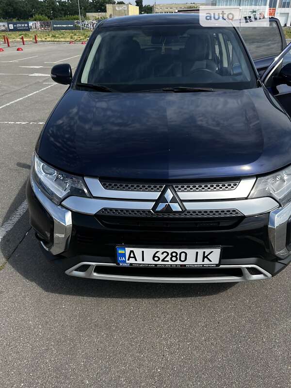 Mitsubishi Outlander (2019)