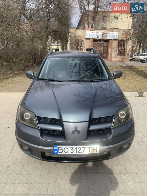 Mitsubishi Outlander (2004)