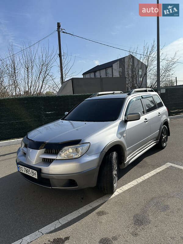 Mitsubishi Outlander (2005)